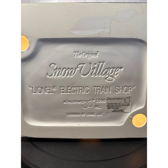 Dept 56 Lionel Electric Train Shop - Picture 8 of 8